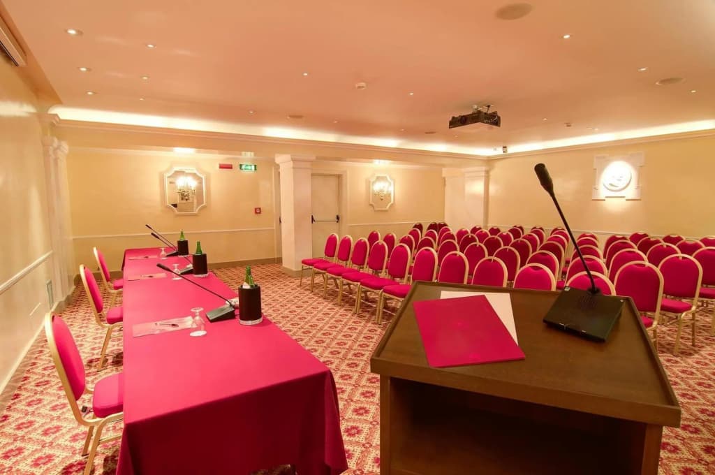 Bettoja Massimo D'Azeglio Hotel - photo 6