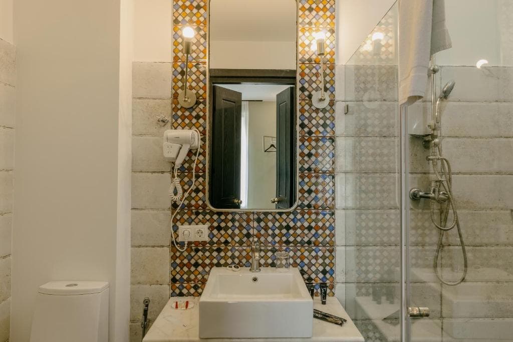 King Gorgasali Hotel - photo 37
