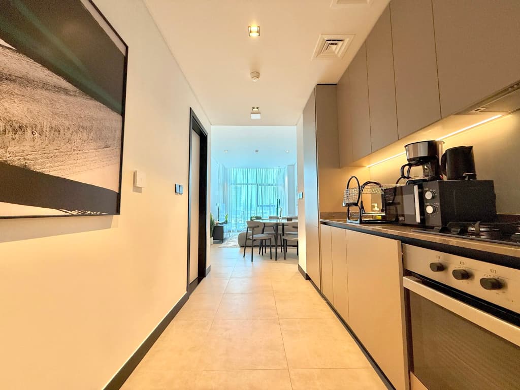 Vserve 1 BR Escape with City Views & Canal Vibes Apartments - photo 14