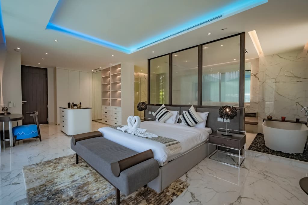Luxury Infinity Pool Villa in Nai Harn Villa - photo 7