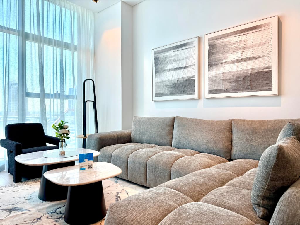 Vserve 1 BR Escape with City Views & Canal Vibes Apartments - photo 10