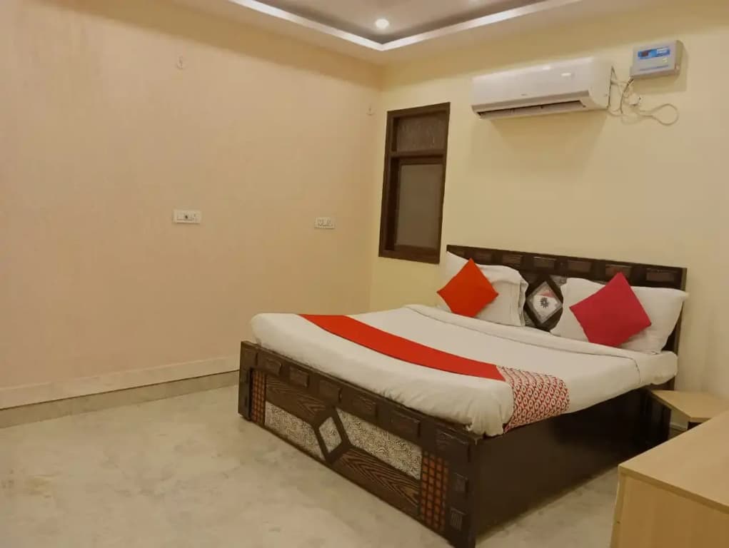 Raj Residency Govindpuri Hotel - photo 1