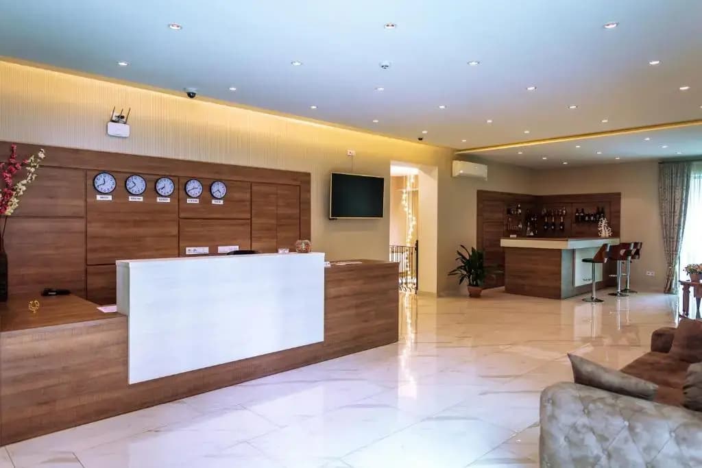 Cherry Garden Hotel - photo 2