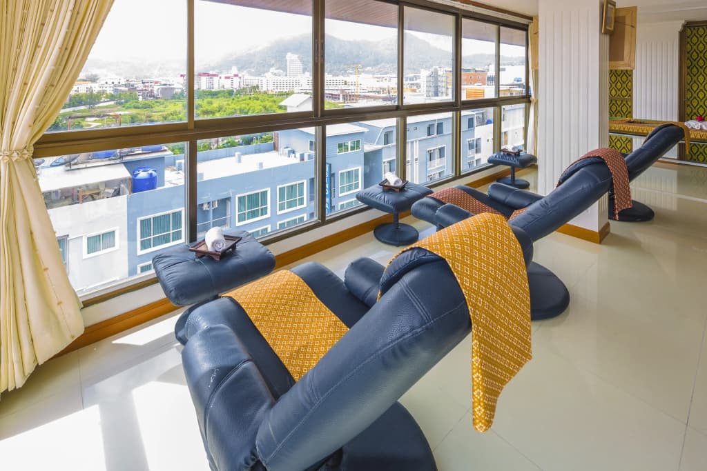 Azhotel Patong Hotel - photo 46