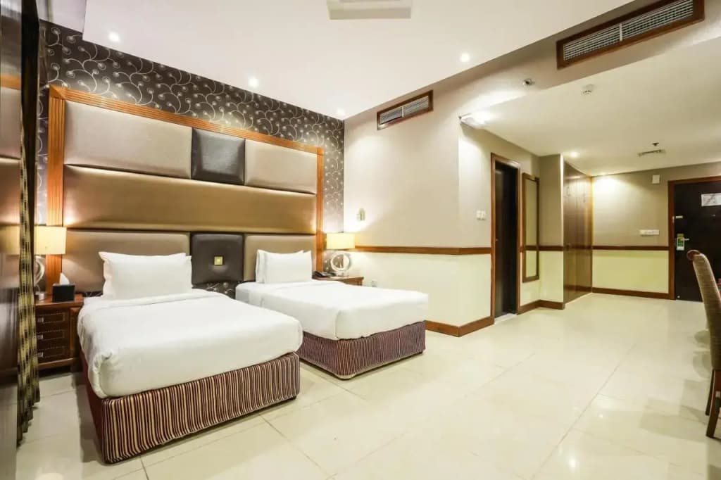 Vendome Plaza Hotel - photo 5