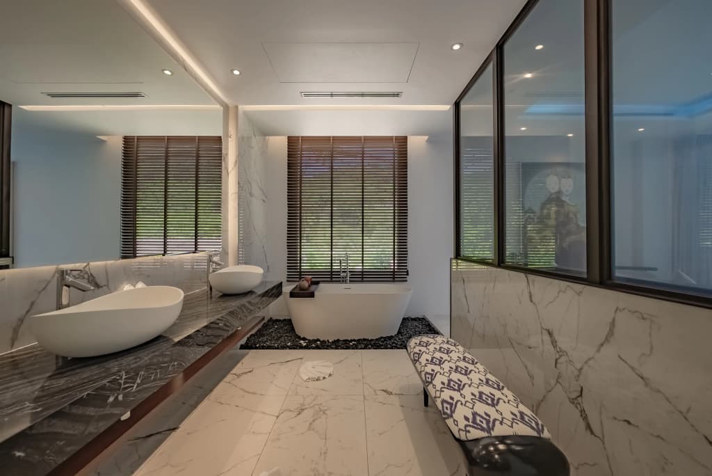 Luxury Infinity Pool Villa in Nai Harn Villa - photo 8