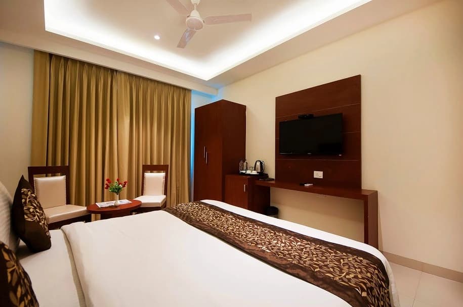 Z Suite Hotel - photo 7