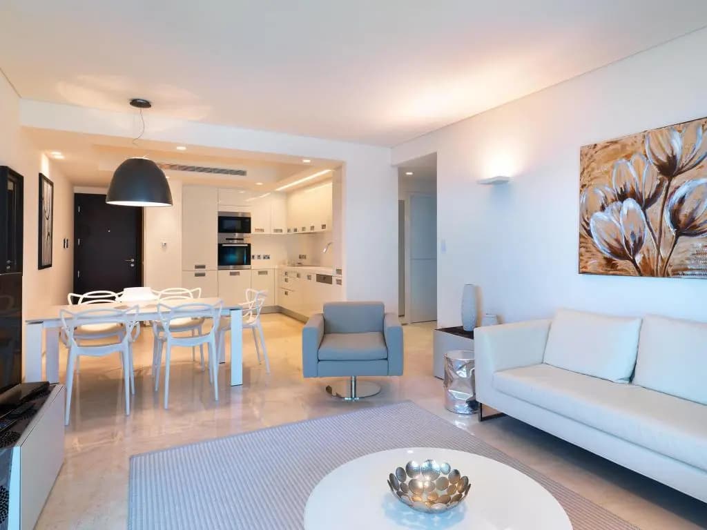 HomeSUITEShome Apartments - photo 6