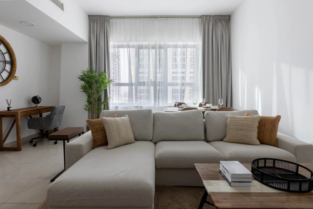 Welcome Home in Armada Tower 3 Apartments - photo 8