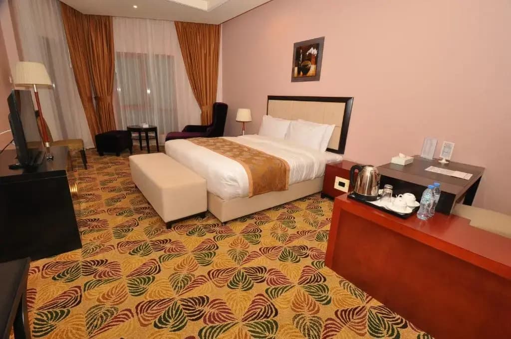 Red Castle Hotel - photo 3
