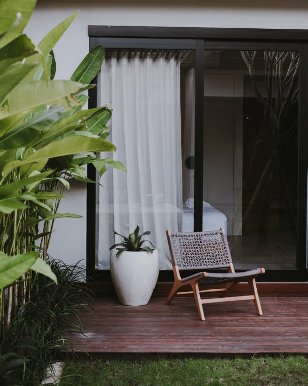 4 BR Berawa 5 min Walk Beach Enclosed Living Room Villa - photo 47