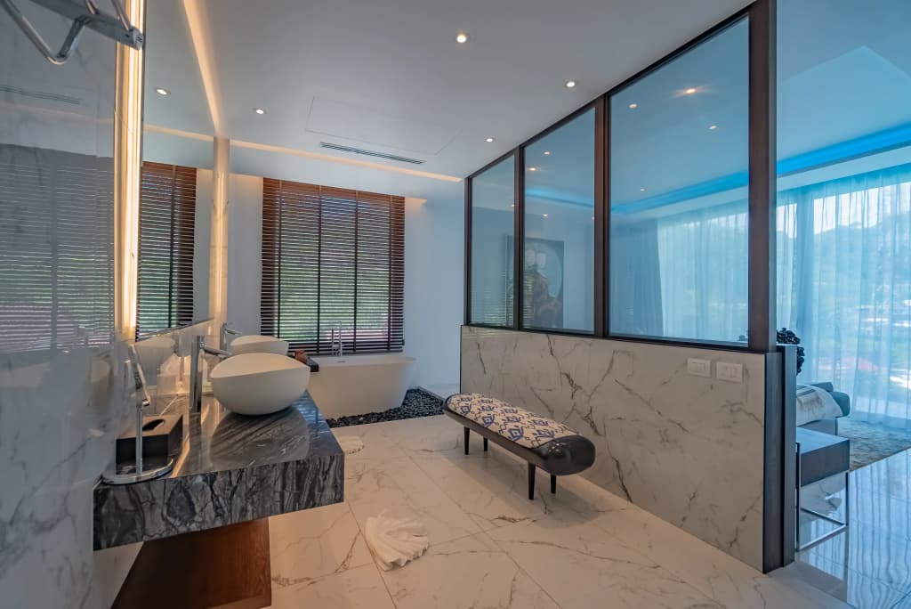 Luxury Infinity Pool Villa in Nai Harn Villa - photo 11