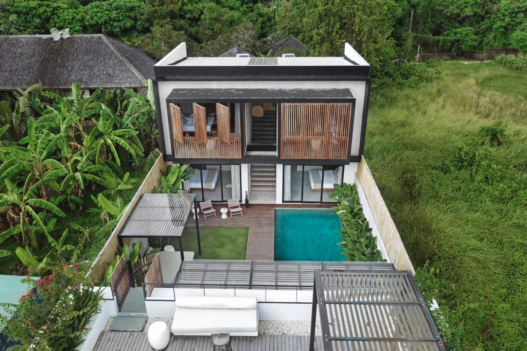4 BR Berawa 5 min Walk Beach Enclosed Living Room Villa - photo 4