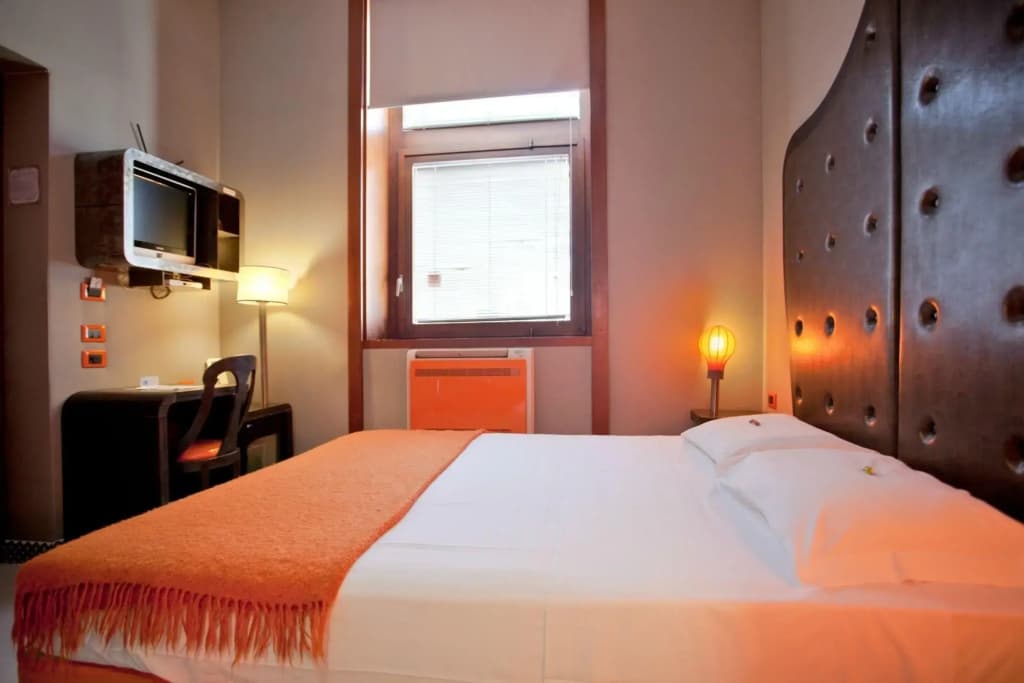 Orange Hotel - photo 7