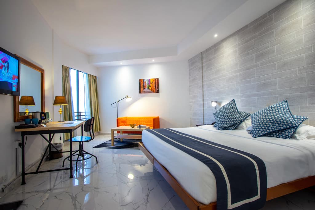 BM Beach Hotel - photo 12