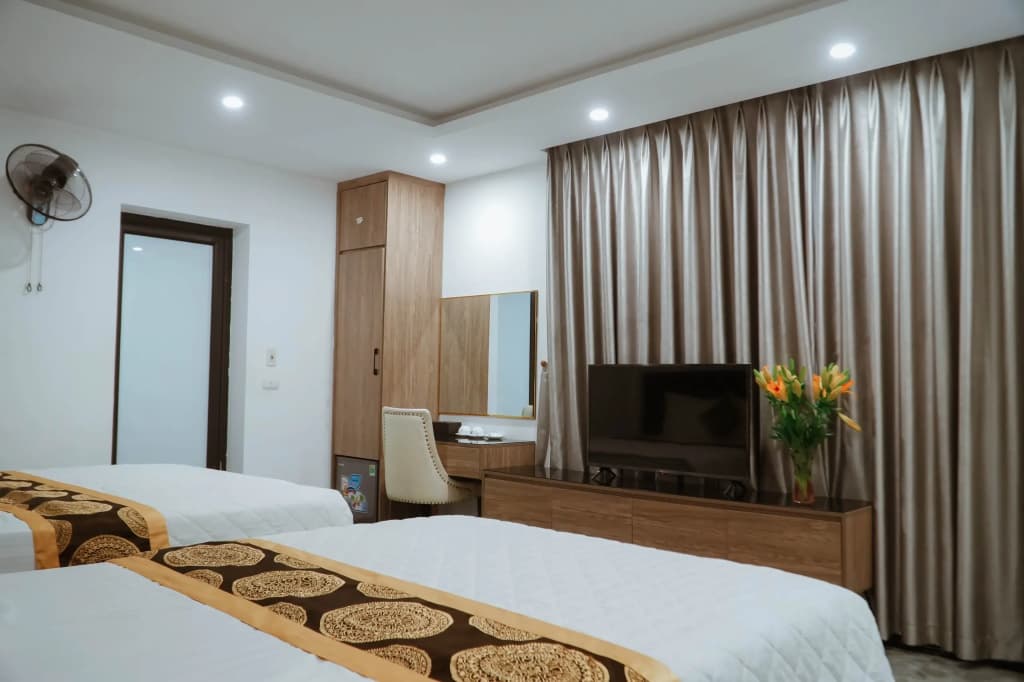 Queen Hotel 2 - photo 4