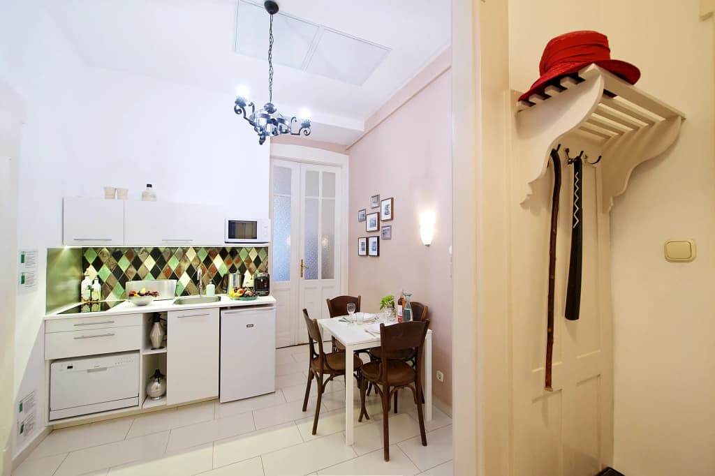 Green Door Family Apartment - photo 5