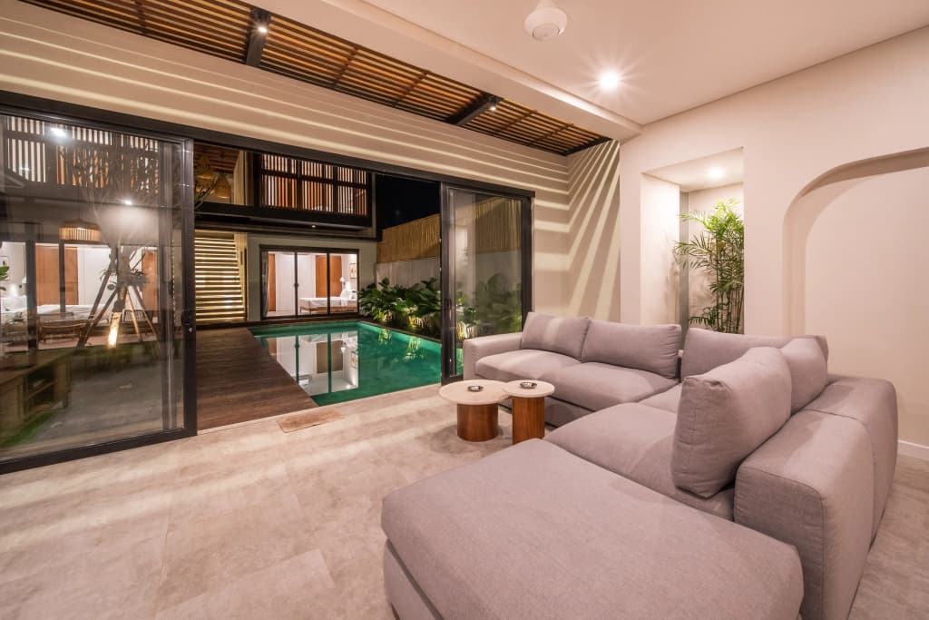 4 BR Berawa 5 min Walk Beach Enclosed Living Room Villa - photo 19