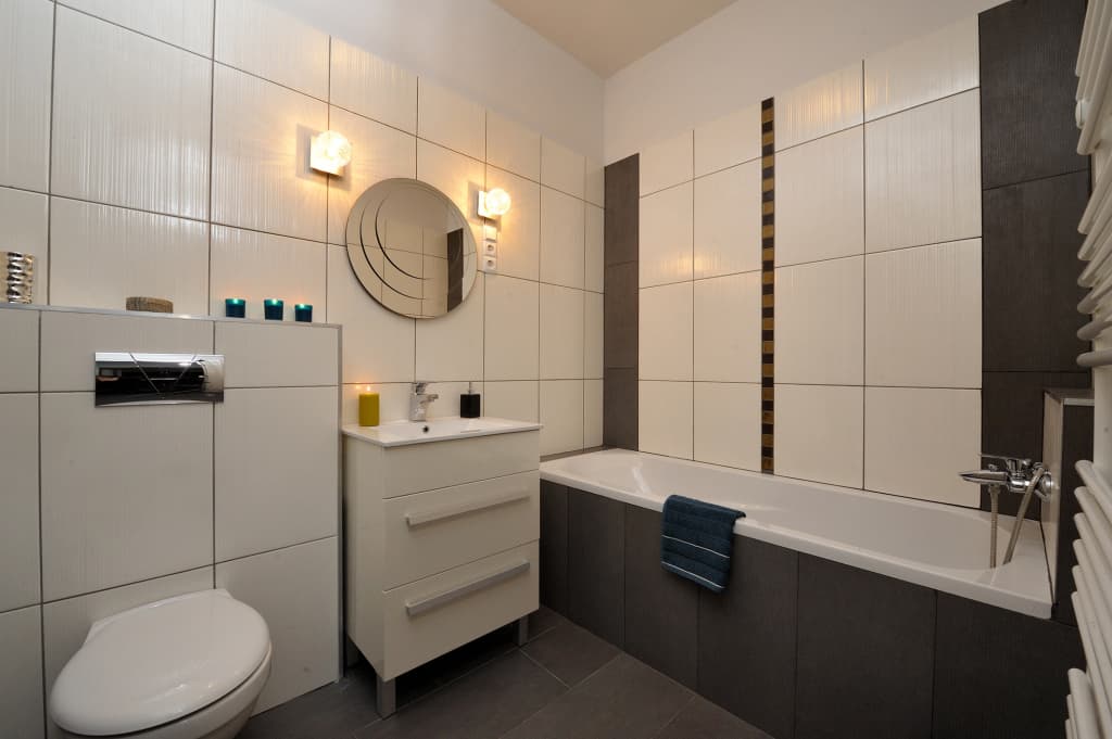 District Seven Spacious Apartments - photo 6