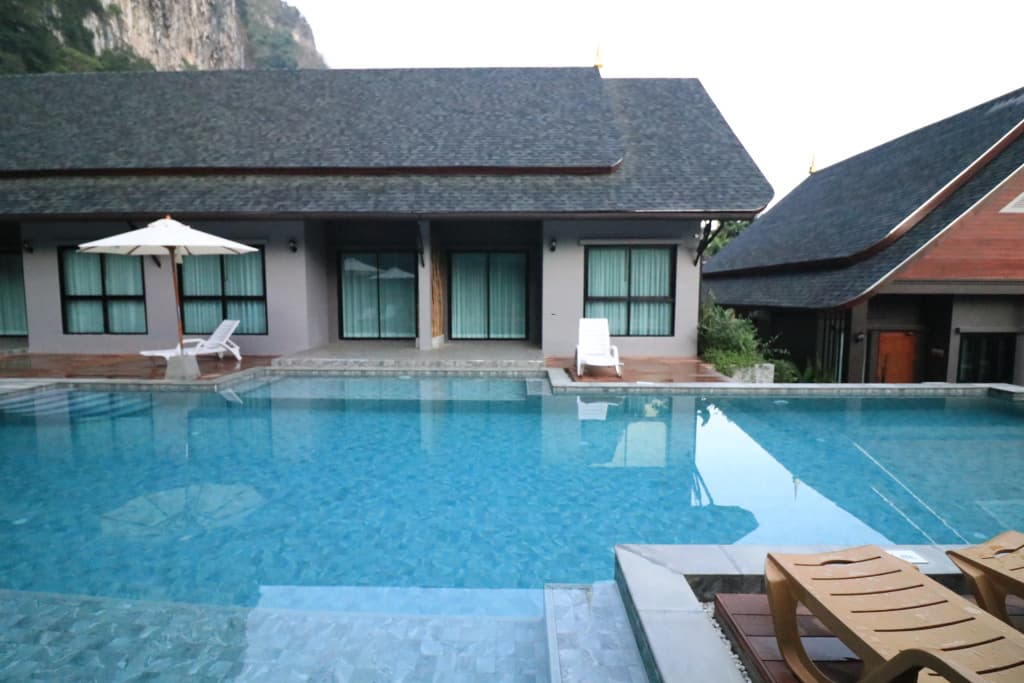 The Scene Cliff View Villas Hotel - photo 21