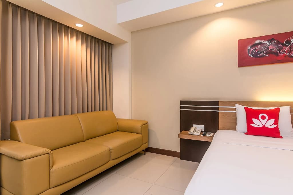 ZEN Rooms Legian Dewi Sri Hotel - photo 5