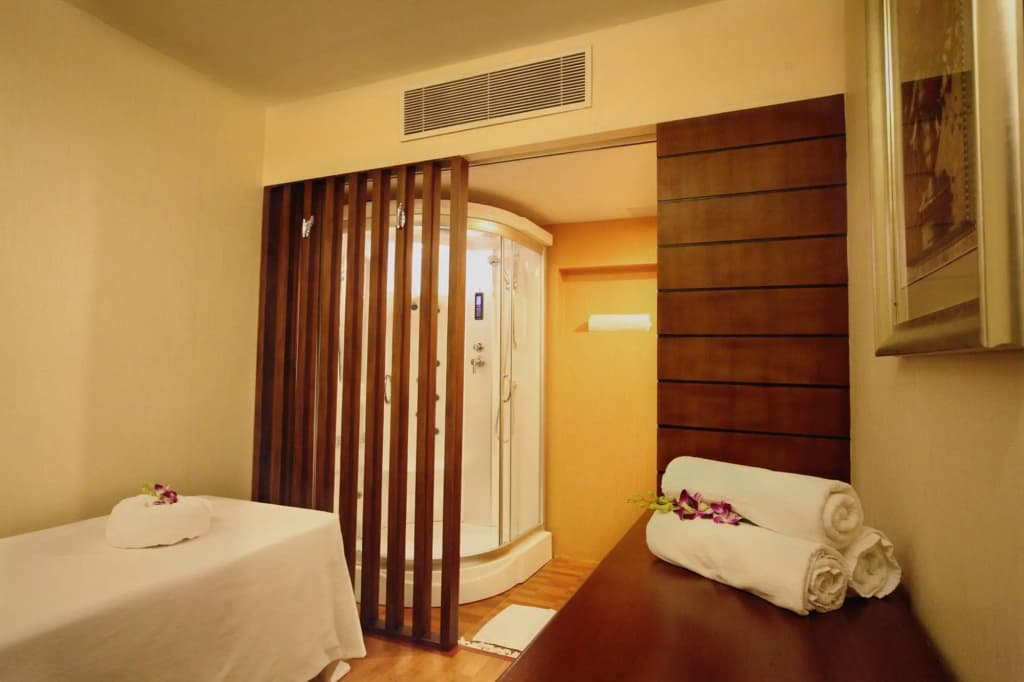 Halong Plaza Hotel - photo 40