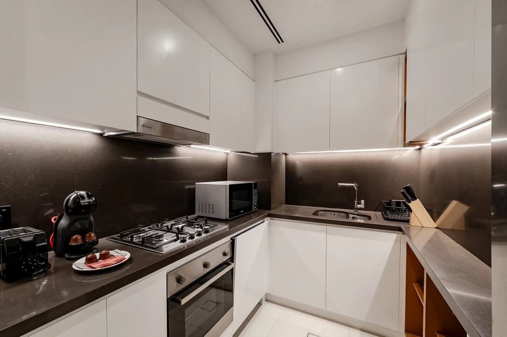 Stylish 2br with Marina Views Apartments - photo 4