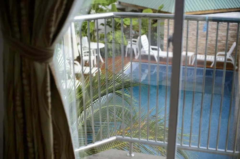 Perla Dhangethi Hotel - photo 10