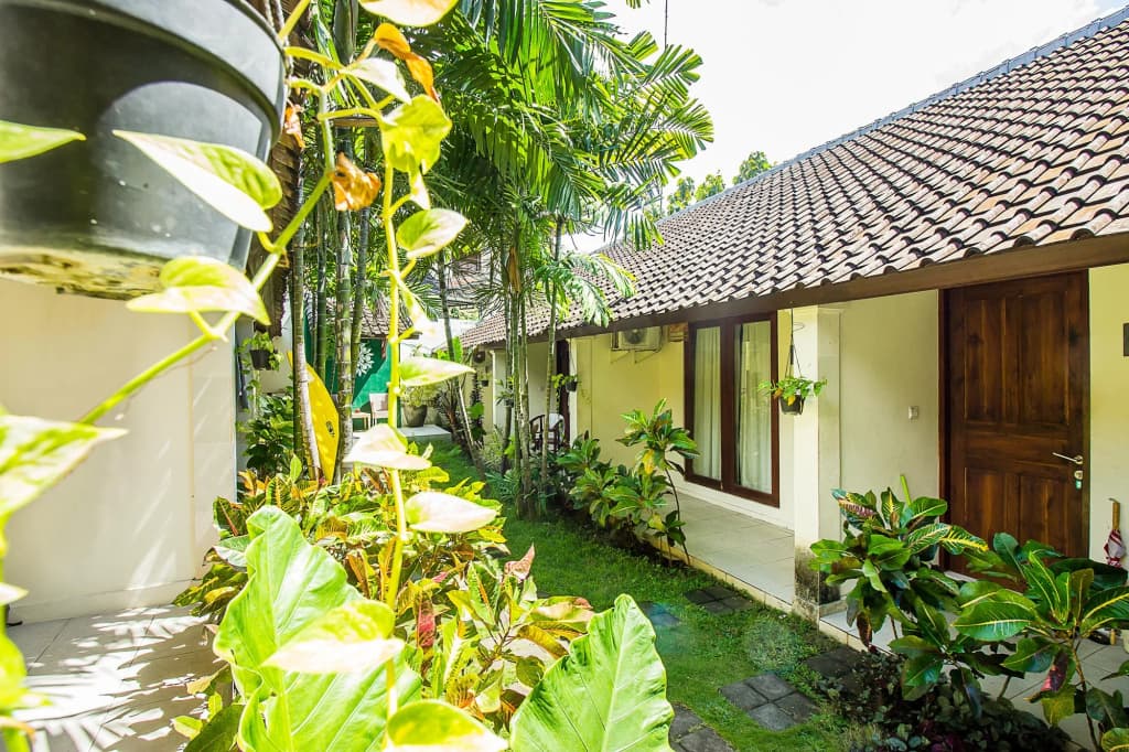 Umanede Jimbaran Guesthouse - photo 7
