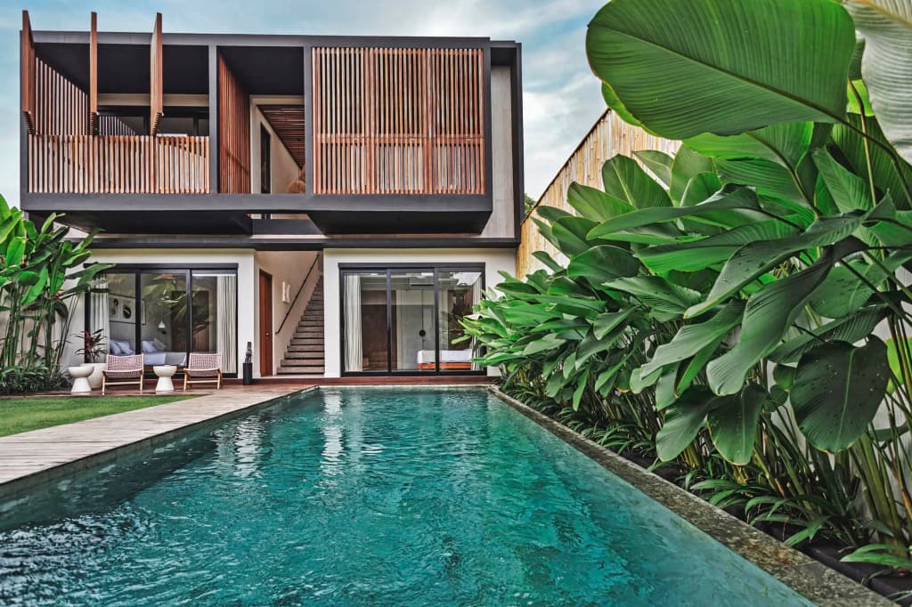 4 BR Berawa 5 min Walk Beach Enclosed Living Room Villa - photo 13