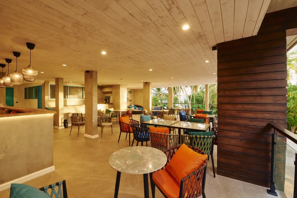 Beach Hotel Dhigurah - photo 8