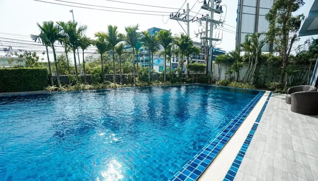Dusit Grand Condo View Apartment - photo 28