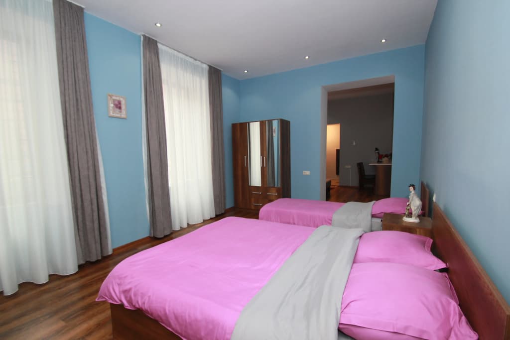Rose Gogebashvili Apartments - photo 4