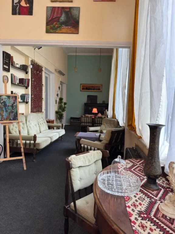 At Funicular Hostel - photo 9