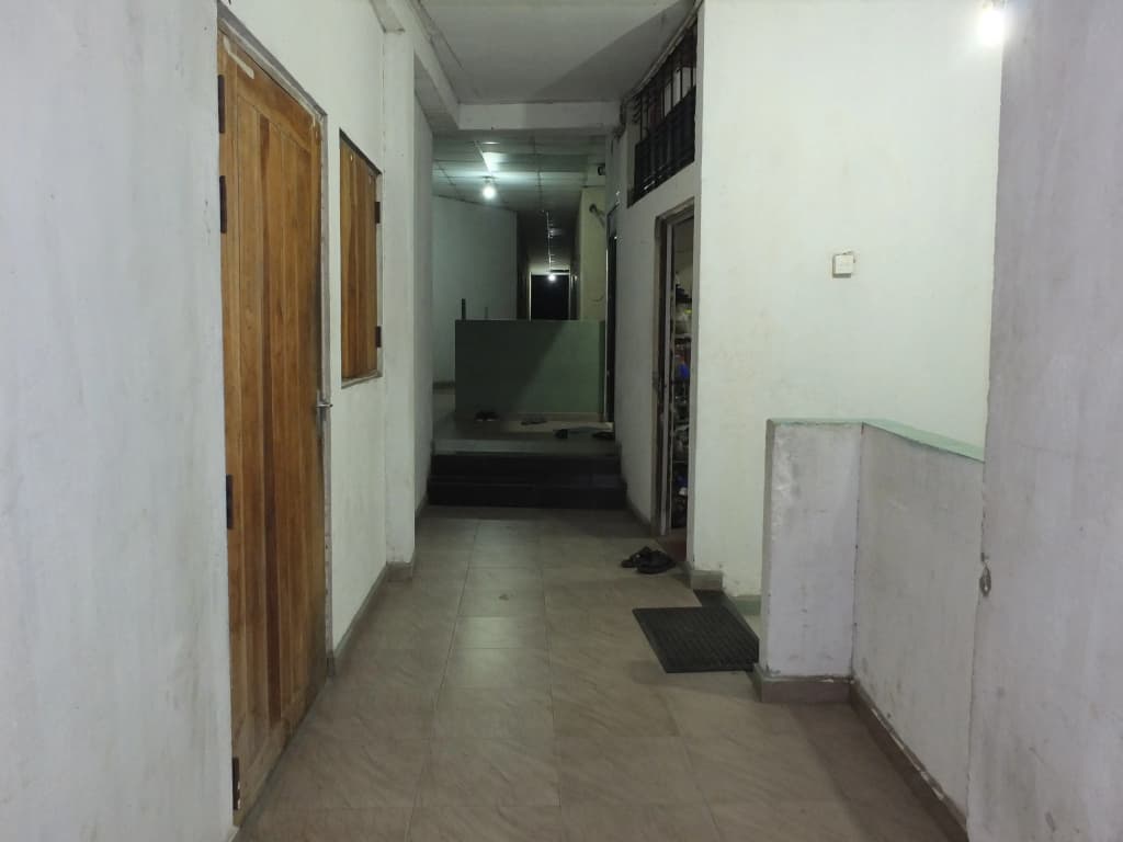 City Hotel - photo 2