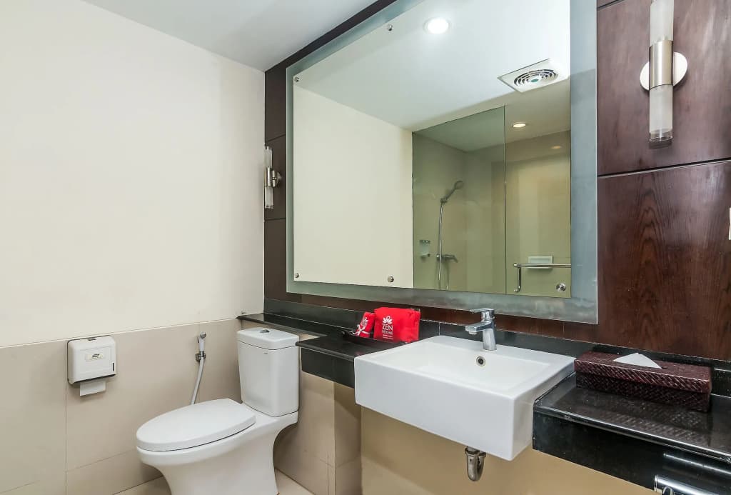 ZEN Rooms Legian Dewi Sri Hotel - photo 24