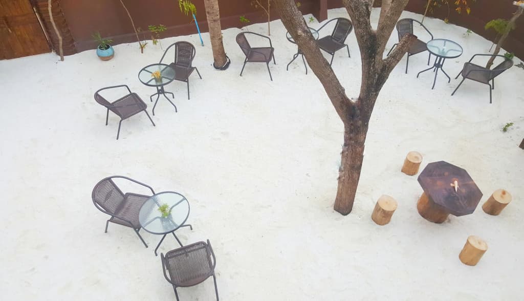 Amvoj Maldives Thulusdhoo Guest House - photo 3
