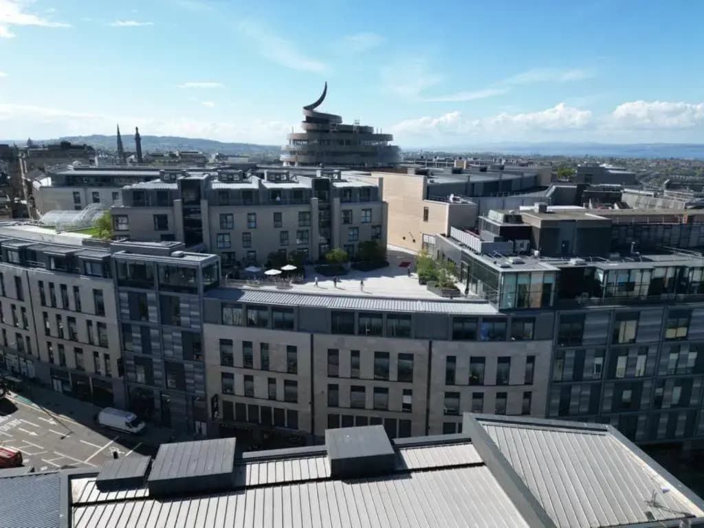 Hotel Roomzzz Edinburgh - photo 13
