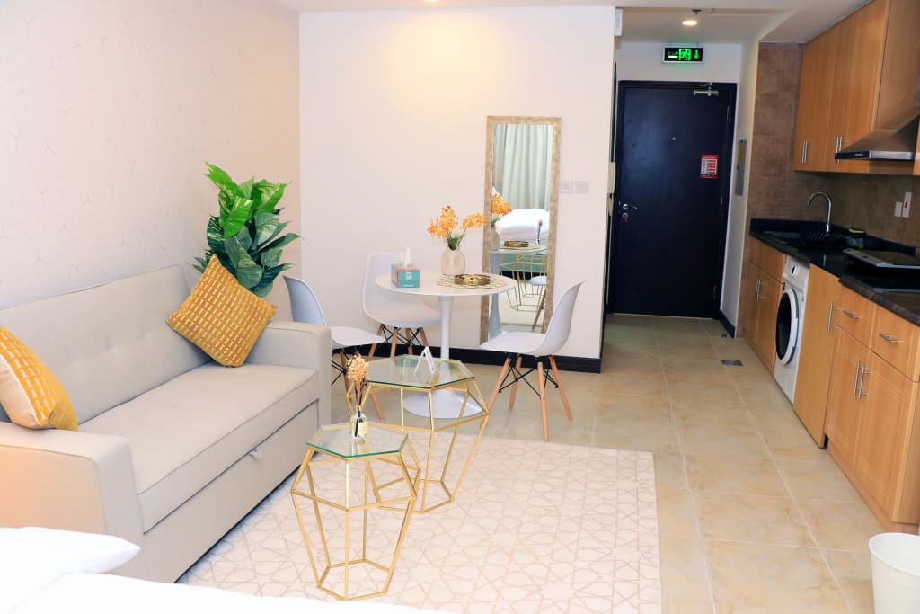 Cosmos Living - Goldcrest Views1 Apartments - photo 7