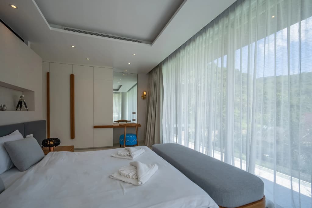 Luxury Infinity Pool Villa in Nai Harn Villa - photo 18