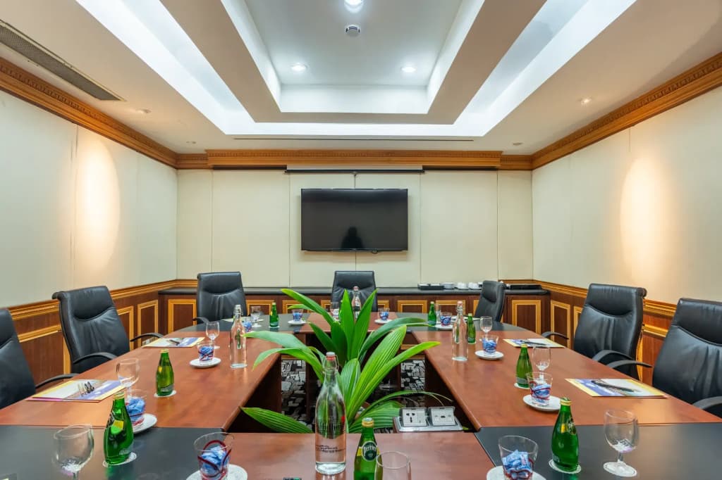 Hulhule Island Hotel - photo 40