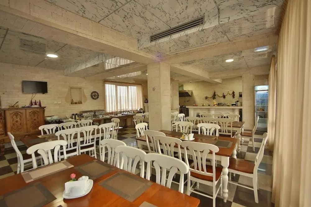 Wine Palace Hotel - photo 18