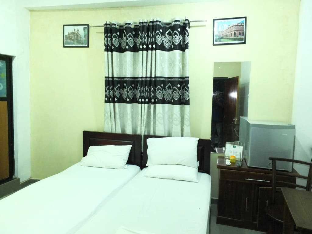 City Hotel - photo 15