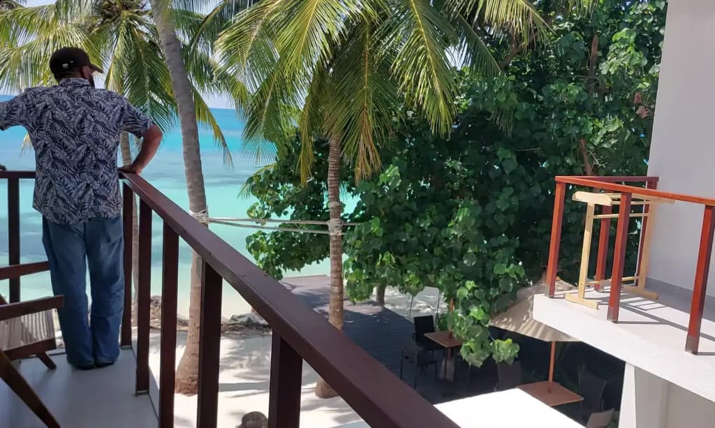 Comfy Cool Breeze by Emzaz Hotel - photo 10