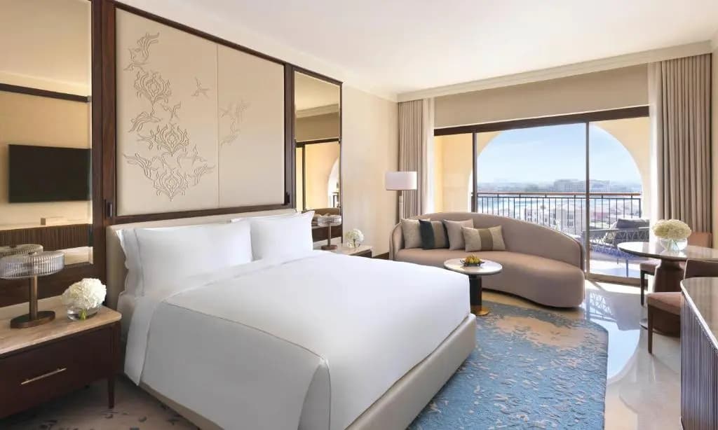 The Ritz-Carlton Abu Dhabi, Grand Canal Hotel - photo 8