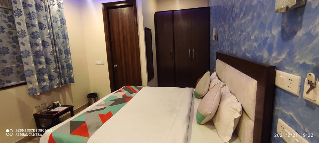 Redstone Hotel - photo 32