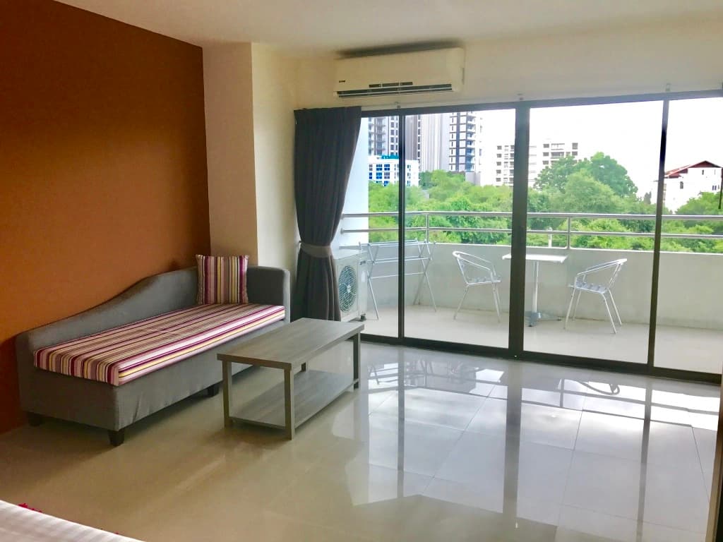 R-Con Wongamat Apartments - photo 4