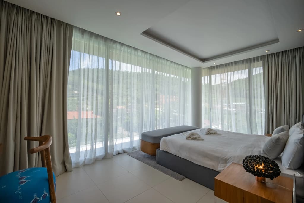 Luxury Infinity Pool Villa in Nai Harn Villa - photo 17
