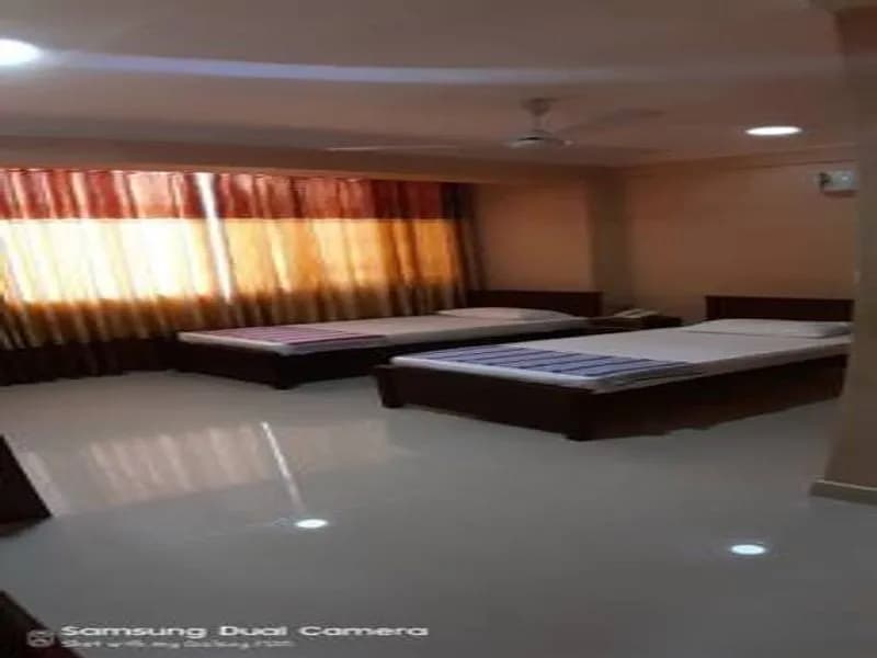 Yoho Sain City Hotel - photo 2