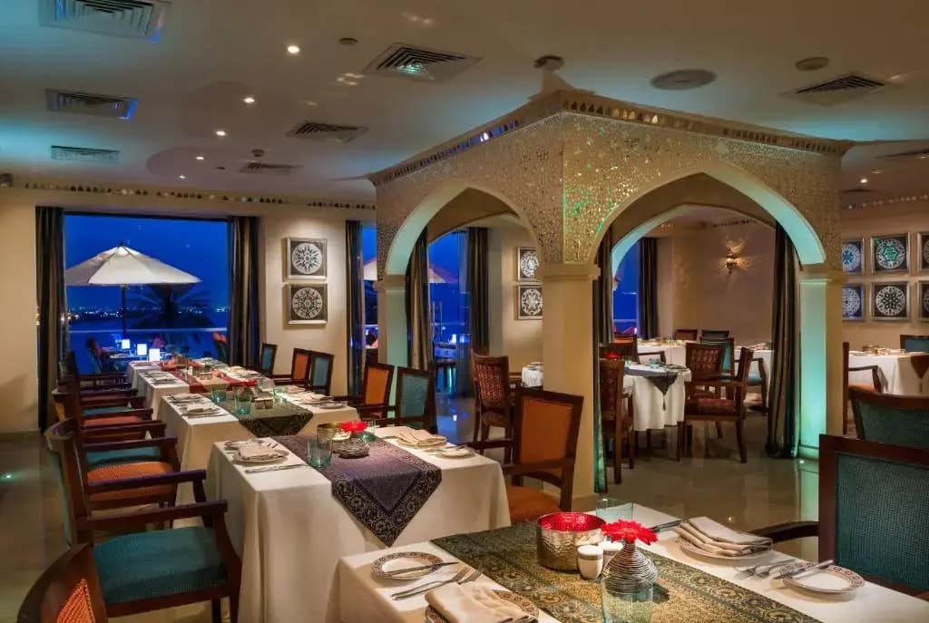 Crowne Plaza Muscat by IHG Hotel - photo 6